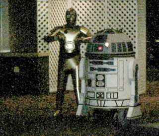 3CPO and R2D2 appear